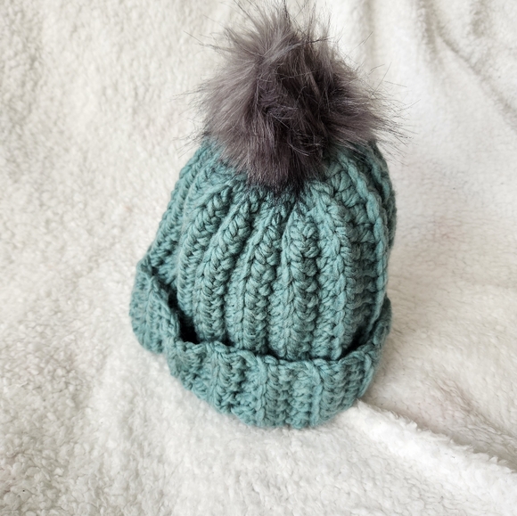 Winter toques/ hats ‼️ (3/$25) - Picture 5 of 10